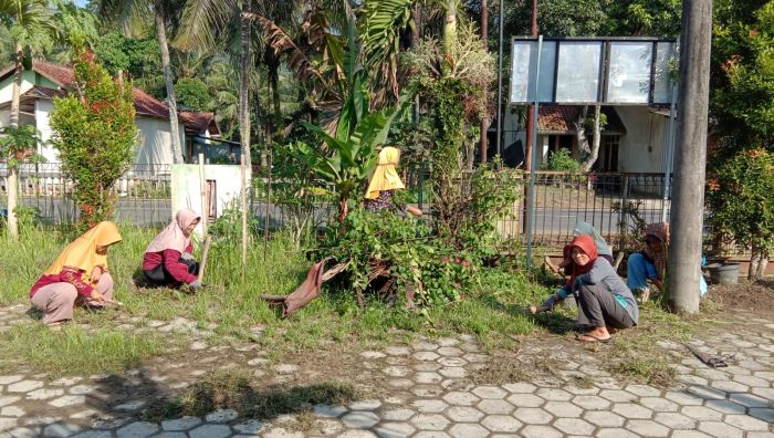 Antusias Masyarakat Desa Geblug Memperingati Bulan Bhakti Gotong Royong  02